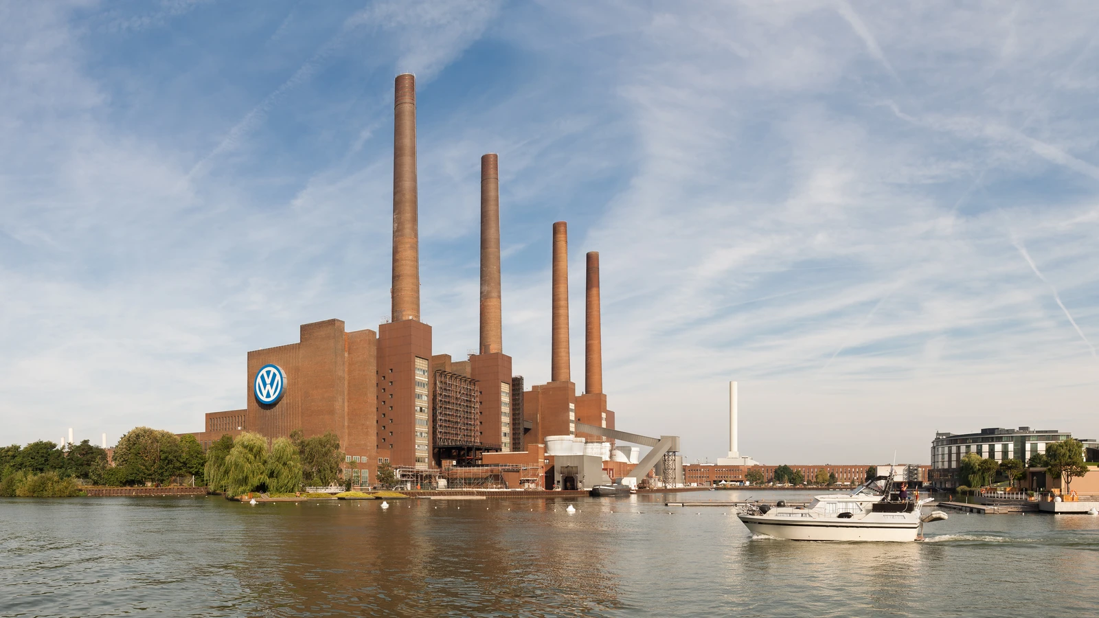 Volkswagen Wolfsburg fabrikası ve Çin elektrikli araç rekabeti işten çıkarma krizi