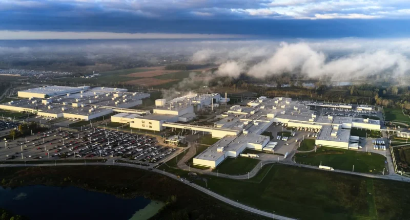 General Motors'tan Şaşırtan Hamle: EV Hissesini Hibrit SUV Üretimine Yönlendiriyor!